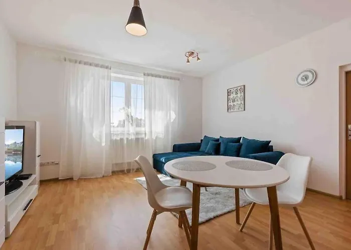 Lägenhet Modern & Cozy Near Hockey & Football Arena