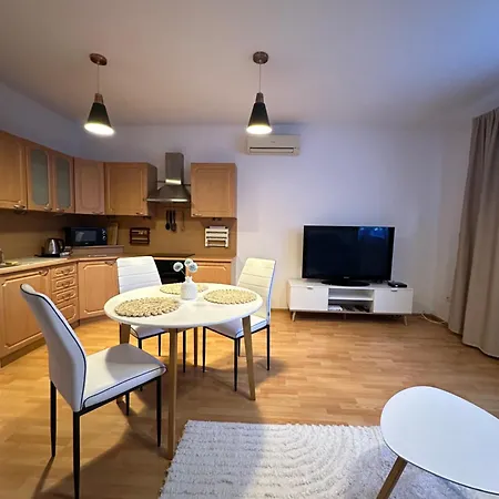 Modern & Cozy Near Hockey & Football Arena Apartamento Bratislava
